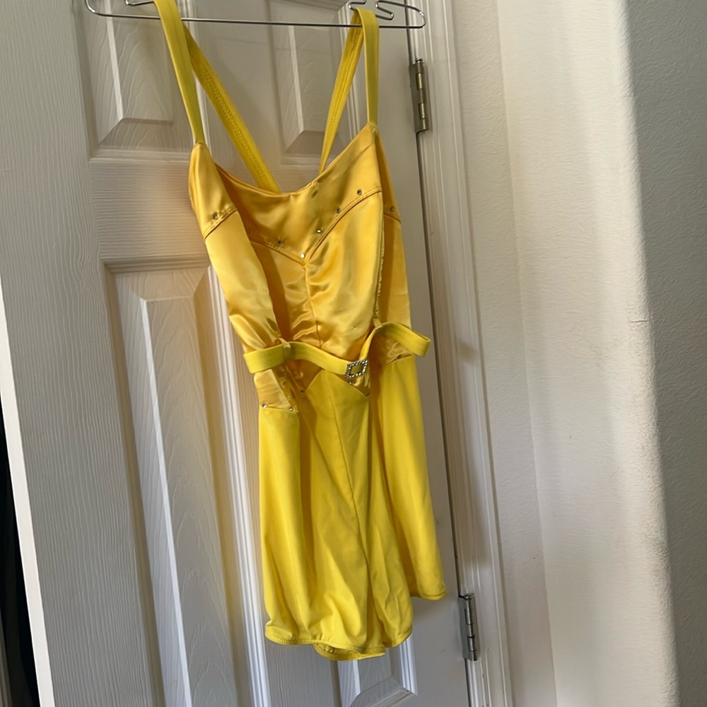 DANCE COSTUME